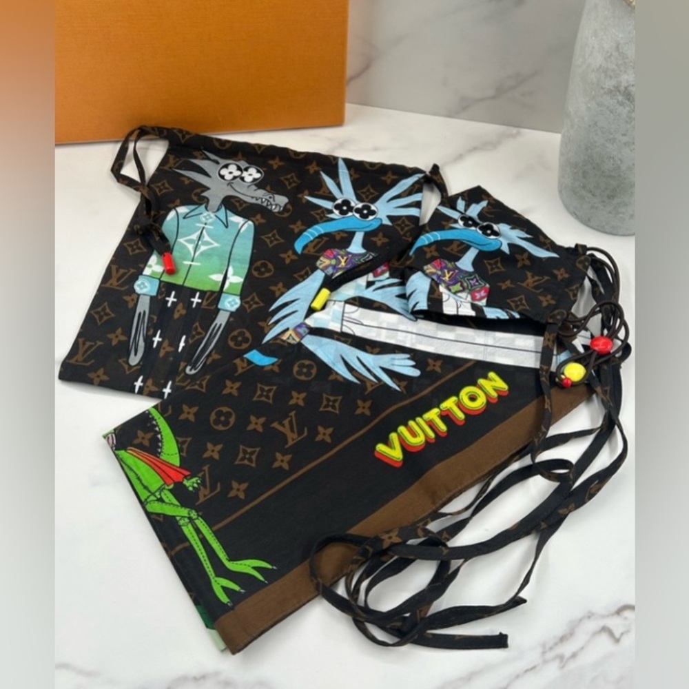 Louis Vuitton Virgil Abloh mask set with scarf & Monogram Drawstring Bags New